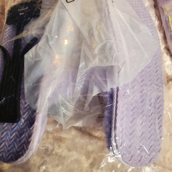 Torrid Lilac Faux fur fuzzy slippers - Picture 10 of 12